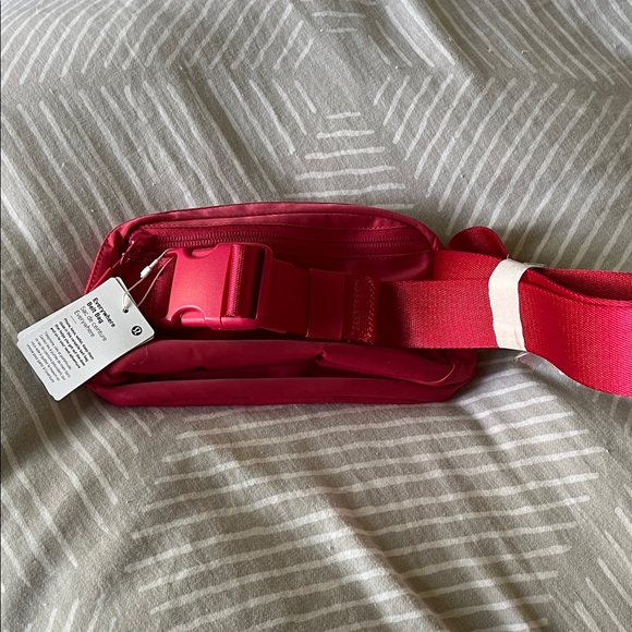 lululemon athletica hot pink everywhere belt Bag, NWT. - Picture 4 of 6